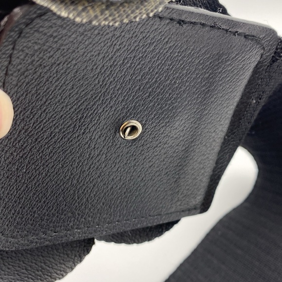 Womens Black Wide Elastic Stretch Waistband BELT Shiny FauxLeather Flower Buckle - Picture 6 of 10